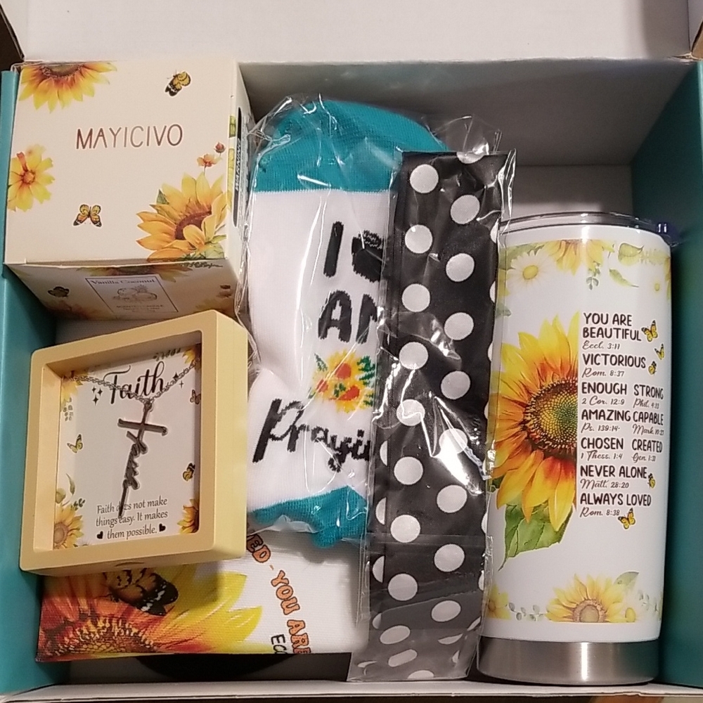 Sunflower Gift Set with Tumbler and Socks